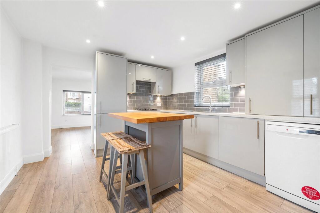 House in London, East Dulwich - View 2