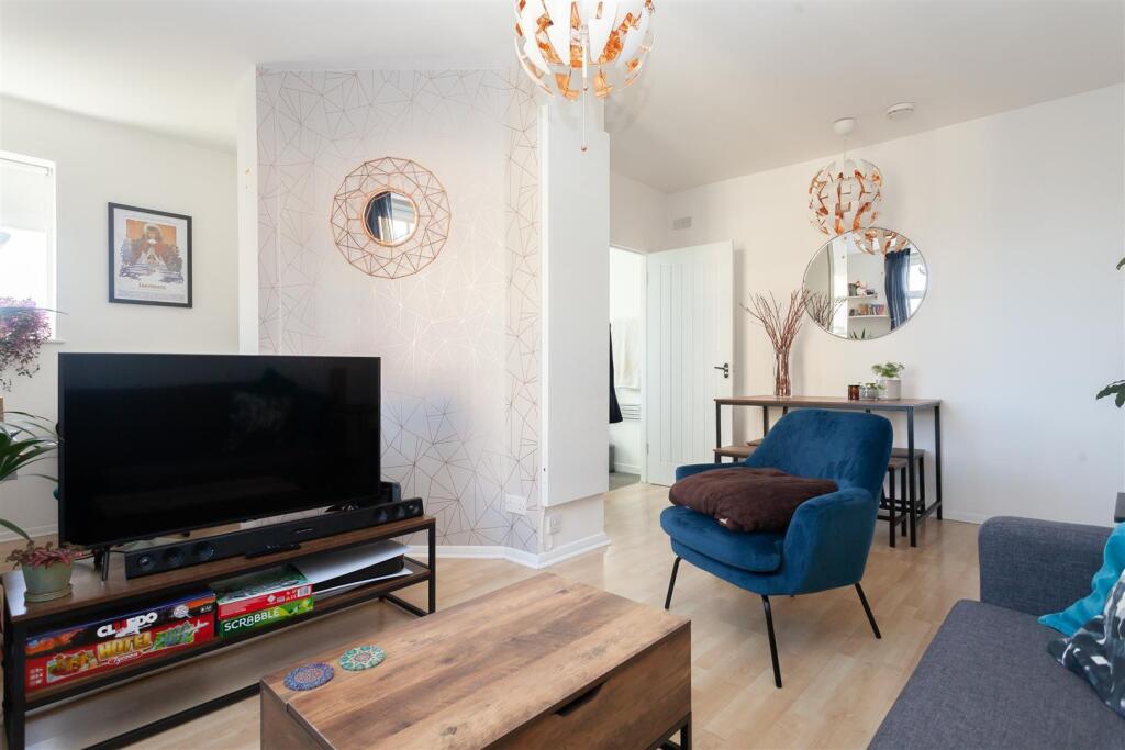 Apartment in London - View 5