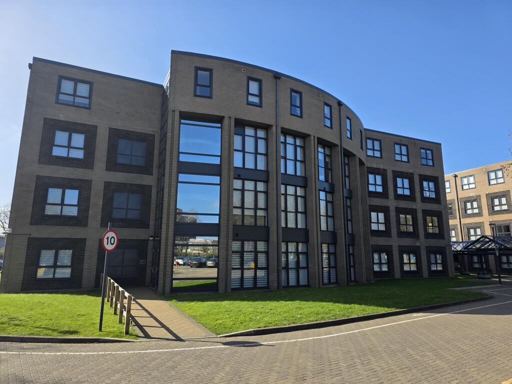 Apartment in Swindon - View 2