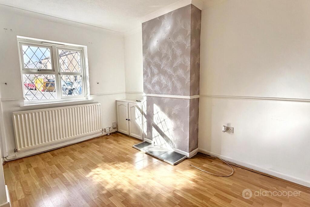 House in Nuneaton and Bedworth, Warwickshire - View 4