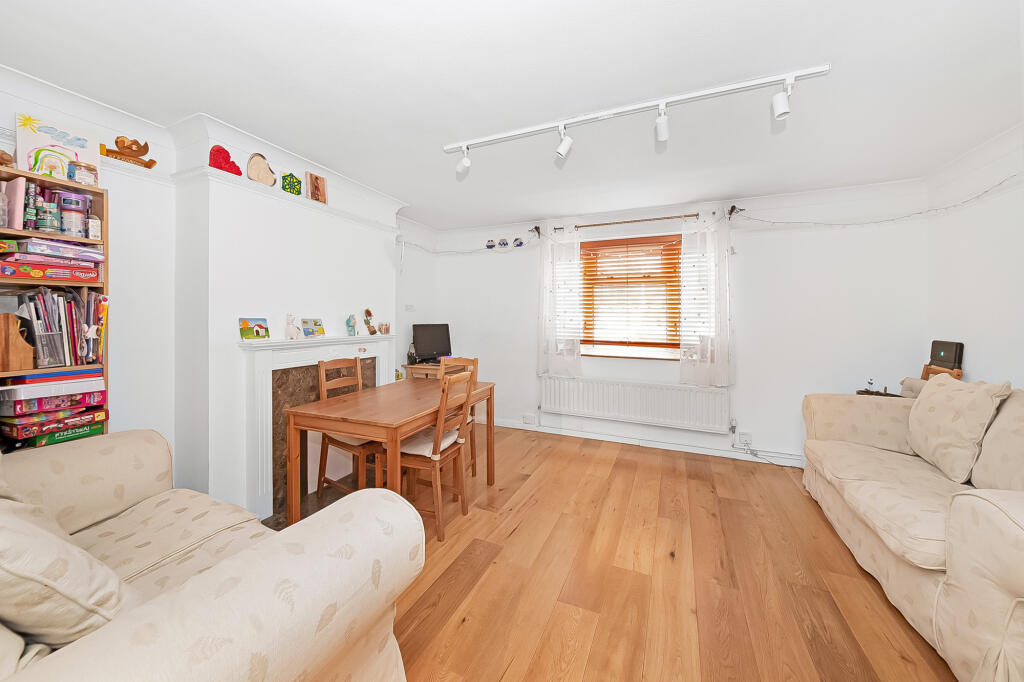 Apartment in London, Bromley Park, Plaistow - View 5