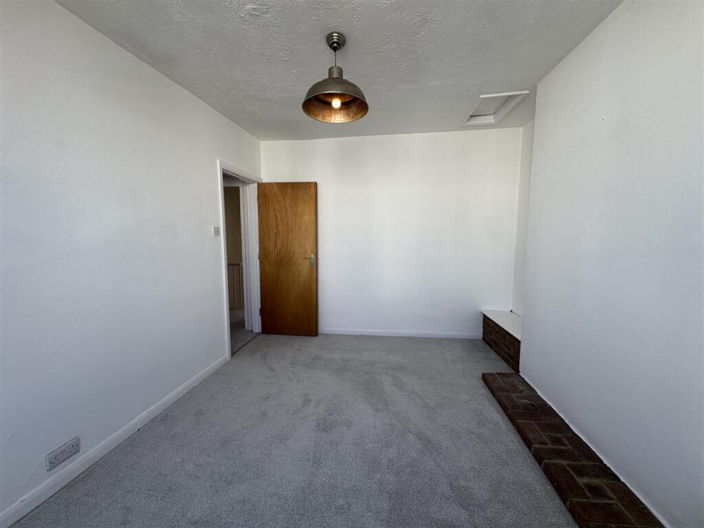 Apartment in Hove, Aldrington - View 3