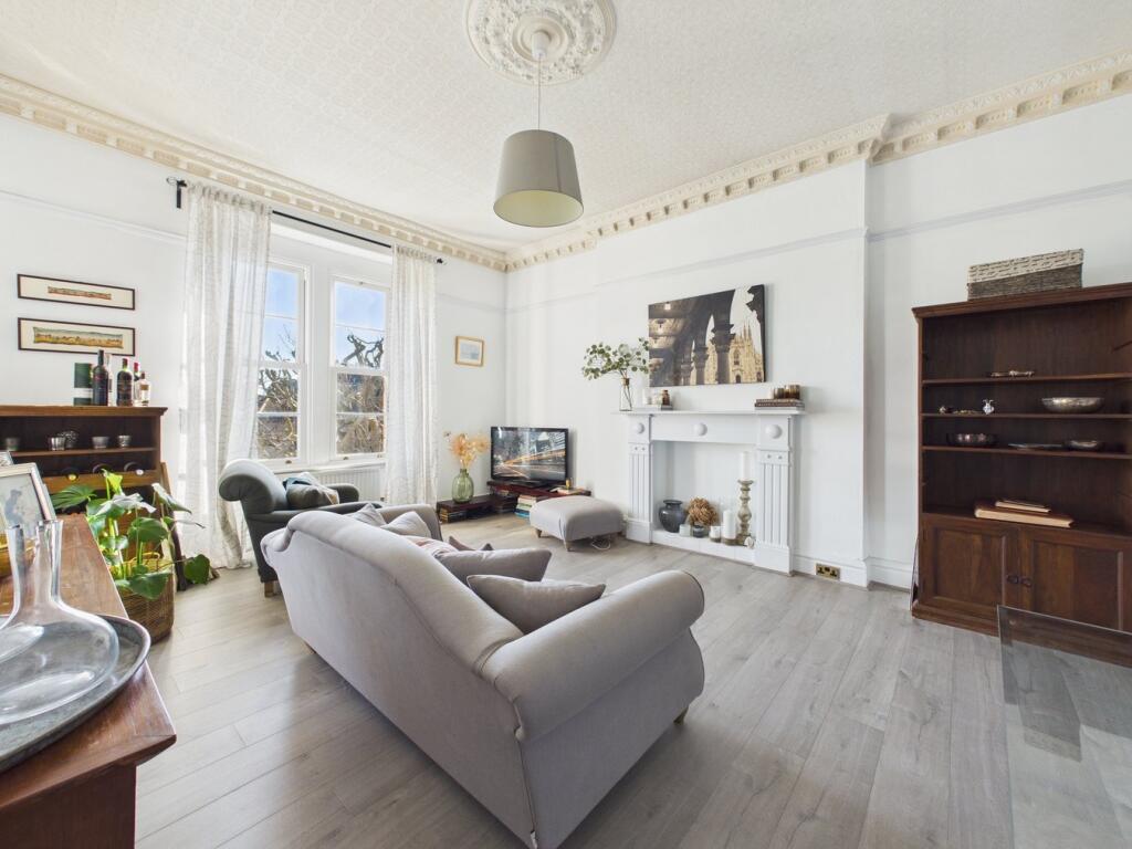 Apartment in Weston-super-Mare, North Somerset - View 4
