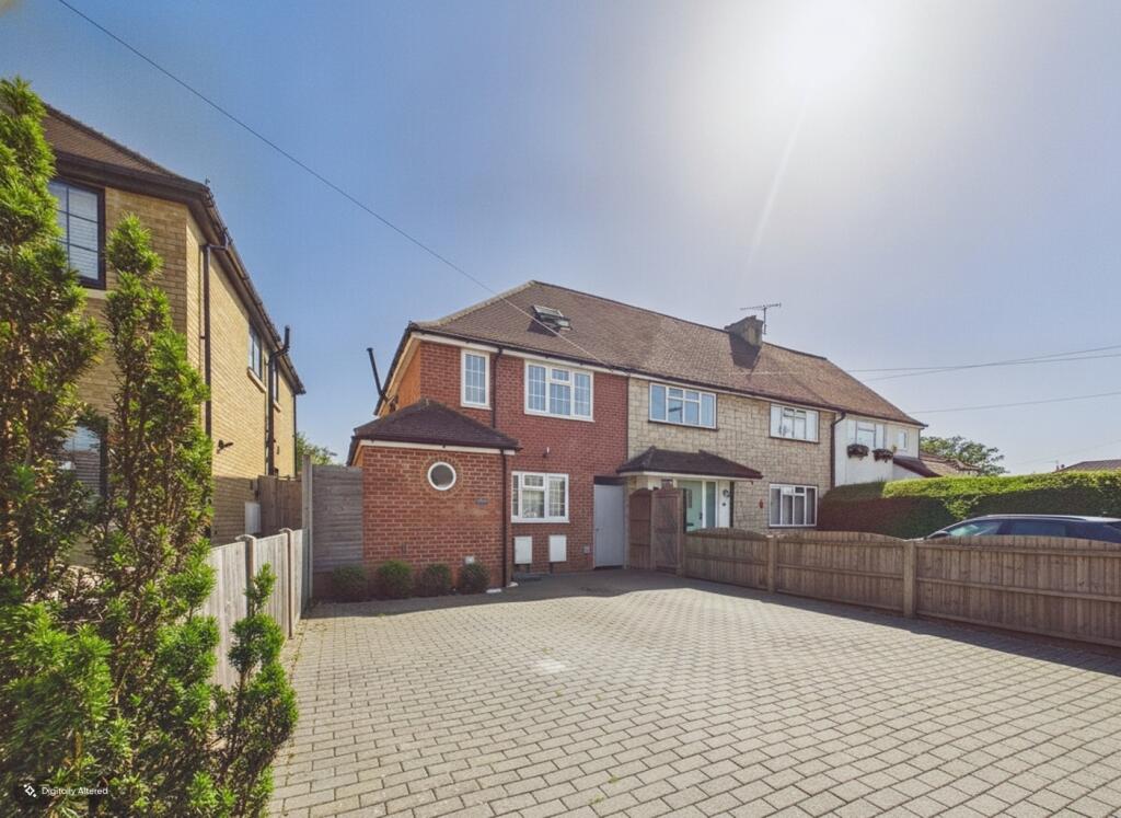 Main image of property: Mount Pleasant Lane, Bricket Wood, St. Albans, Hertfordshire, AL2 3XD