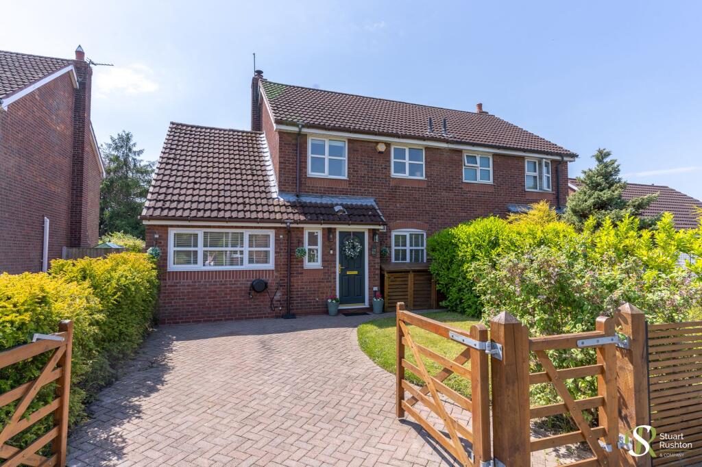 Main image of property: Holly Grove, Tabley, WA16