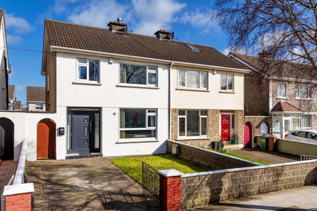 Main image of property: 572 Collins Avenue Extension, Whitehall, Dublin 9, D09YD99