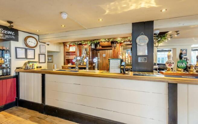 8685245-interior18.jpg
