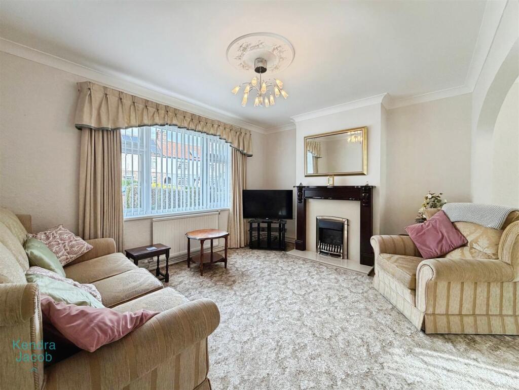 Church Street, Langold, Worksop photo 3
