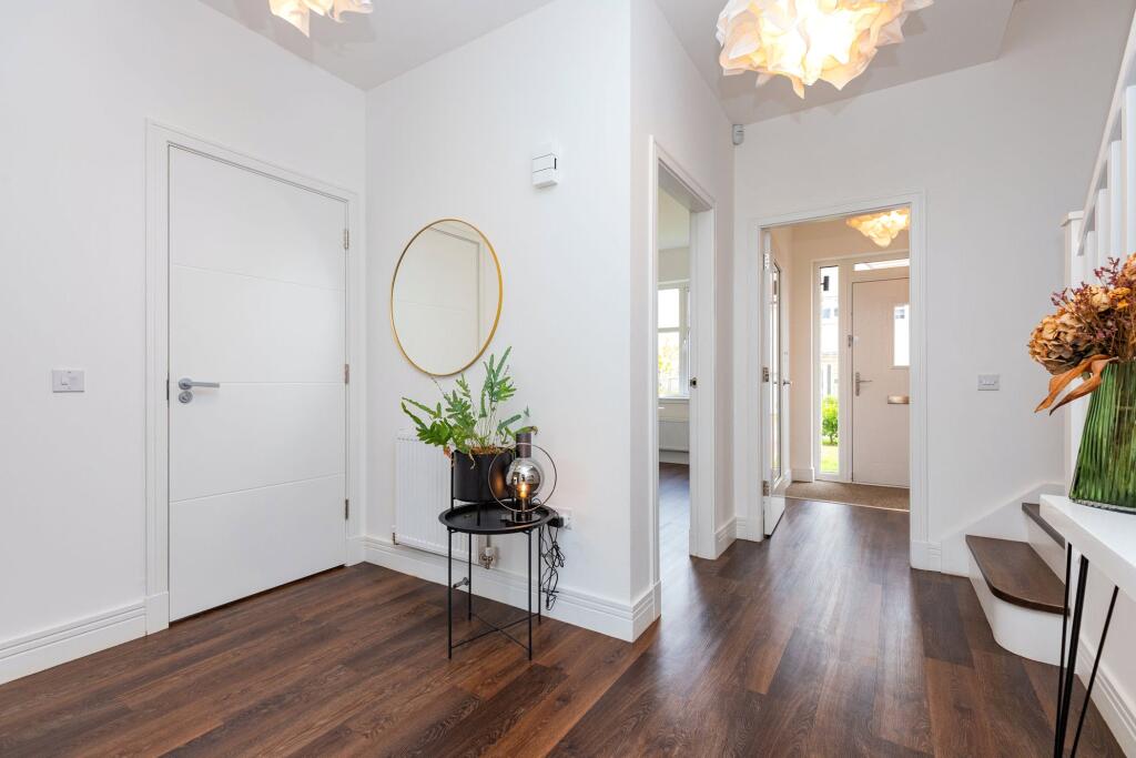 House in Glasgow, South Lanarkshire - View 3