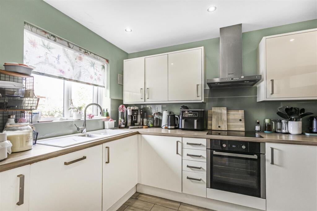 House in St Albans - View 3