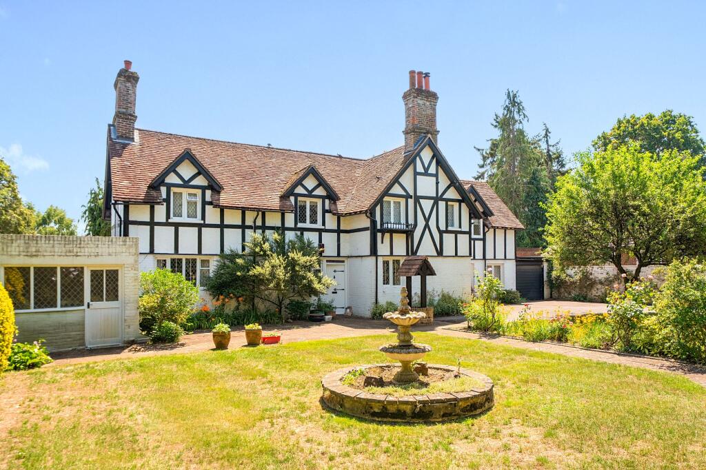 6-bed house on Epsom Road, Ashtead, KT21, £1,250,000