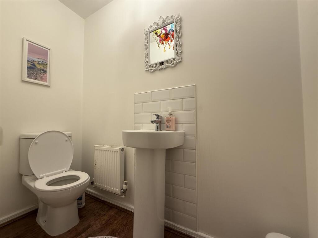 Apartment in Salford, Greater Manchester - View 5