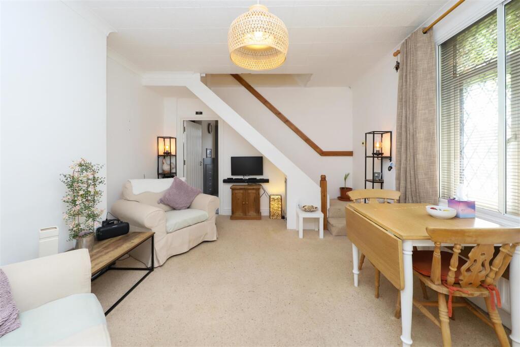 Bath Road, West Drayton photo 2
