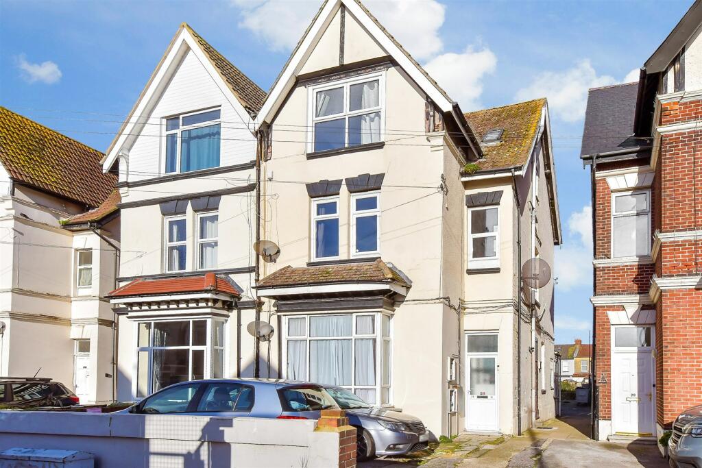 Main image of property: Stubbington Avenue, Portsmouth, Hampshire