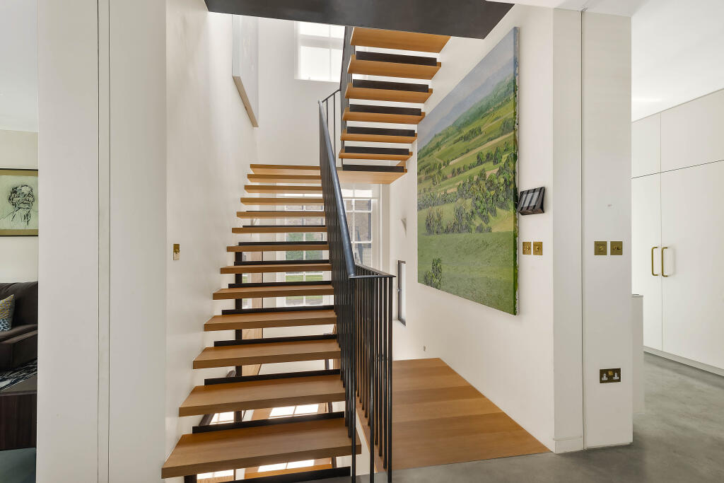 House in London - View 5