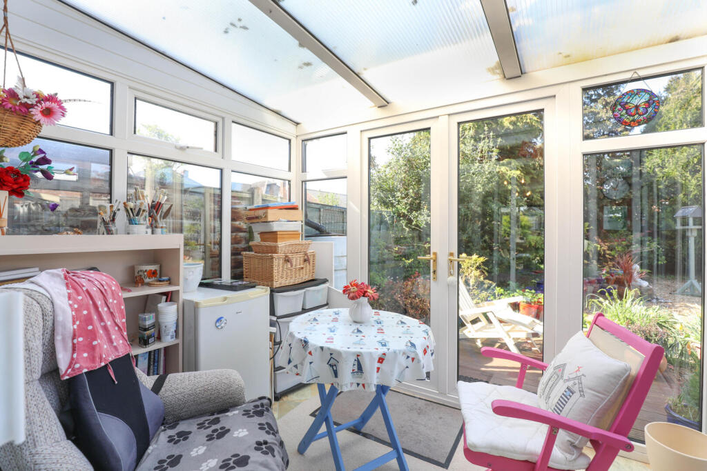 Finch Drive, Barton Seagrave, Kettering photo 4