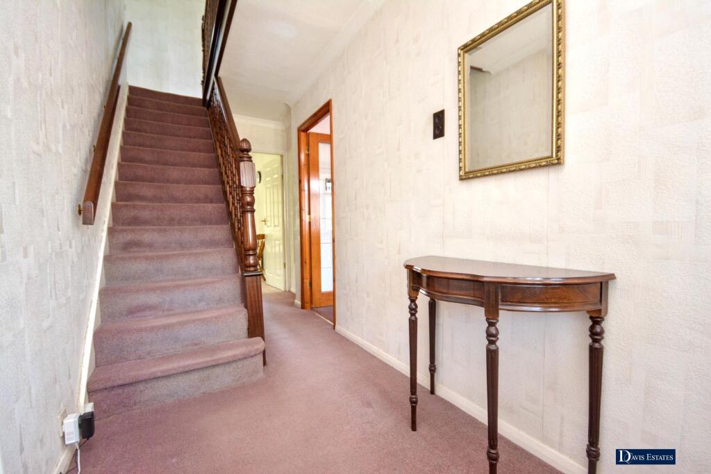 Prospect Road, Hornchurch, RM11 - View 5