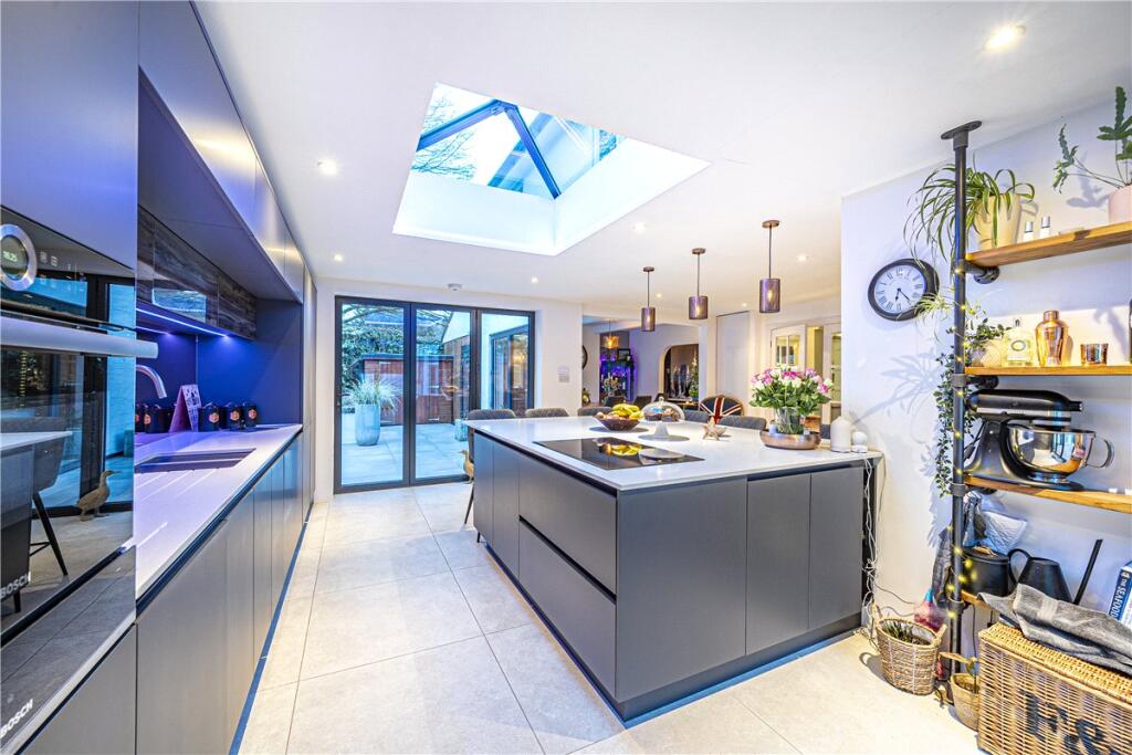 House in Guildford - View 3