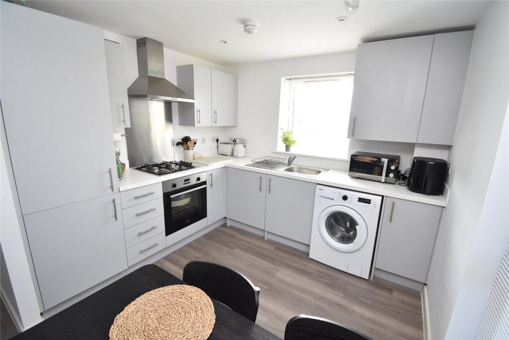 Apartment in Houghton Regis, Central Bedfordshire - View 3