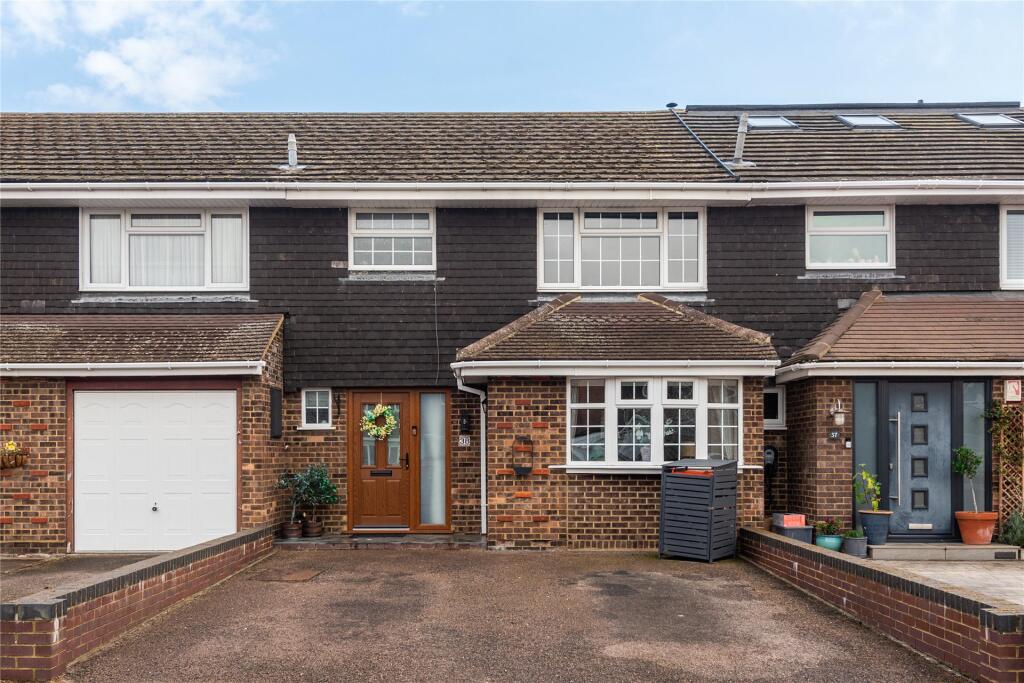 3-bed terraced on White Horse Close, Hockliffe, Leighton Buzzard, Bedfordshire, LU7, £370,000