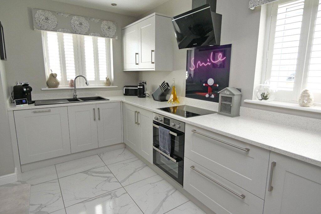 5 Higher Raikes Avenue, Skipton, North Yorkshire, BD23 1FG photo 4