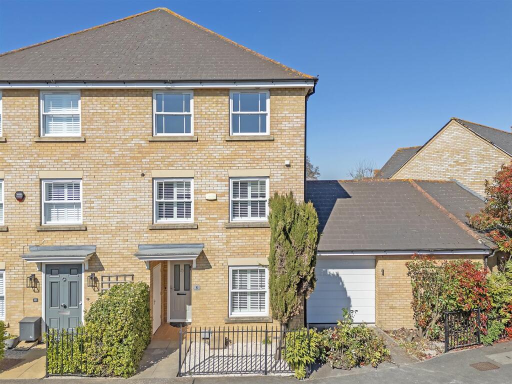 Main image of property: Albemarle Link, Beaulieu Park, CM1