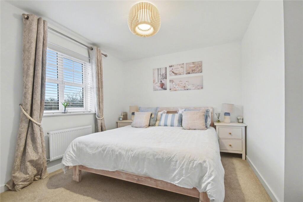 Gilmour Drive, Whittington, Worcester, Worcestershire, WR5 photo 4