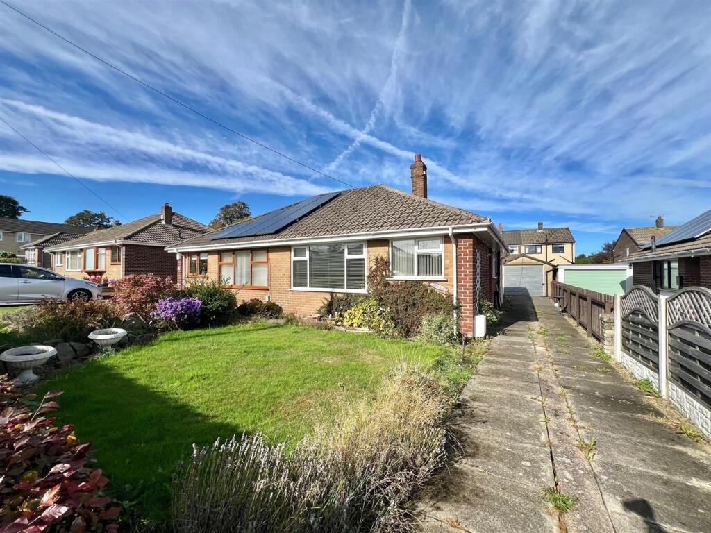2-bed semi-detached on Moor Lane, Huddersfield, £220,000