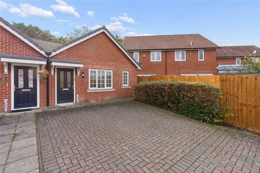 2-bed semi-detached on Penrith Crescent, Wickford, Essex, SS11, £325,000