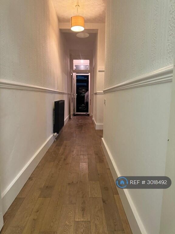 Apartment in Newcastle upon Tyne - View 4