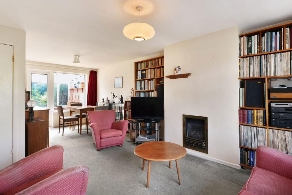 House in Cheltenham, East End, Charlton Kings - More