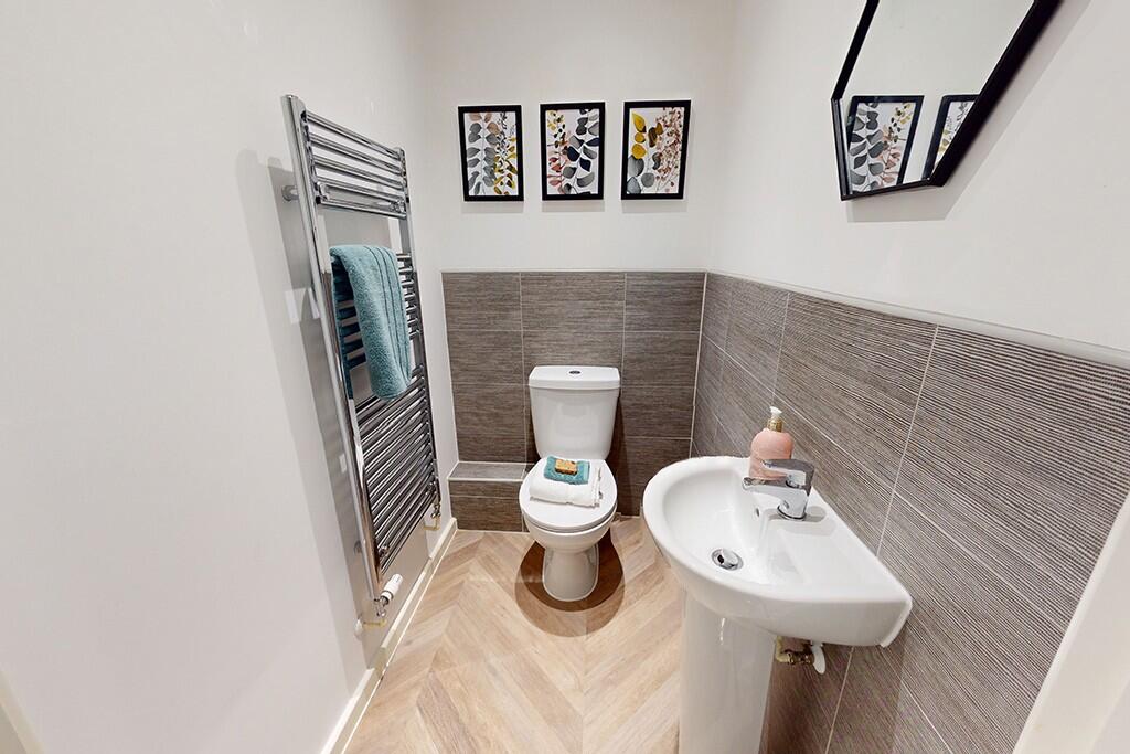 Hugglescote, Leicestershire, 
LE67 3HL photo 4