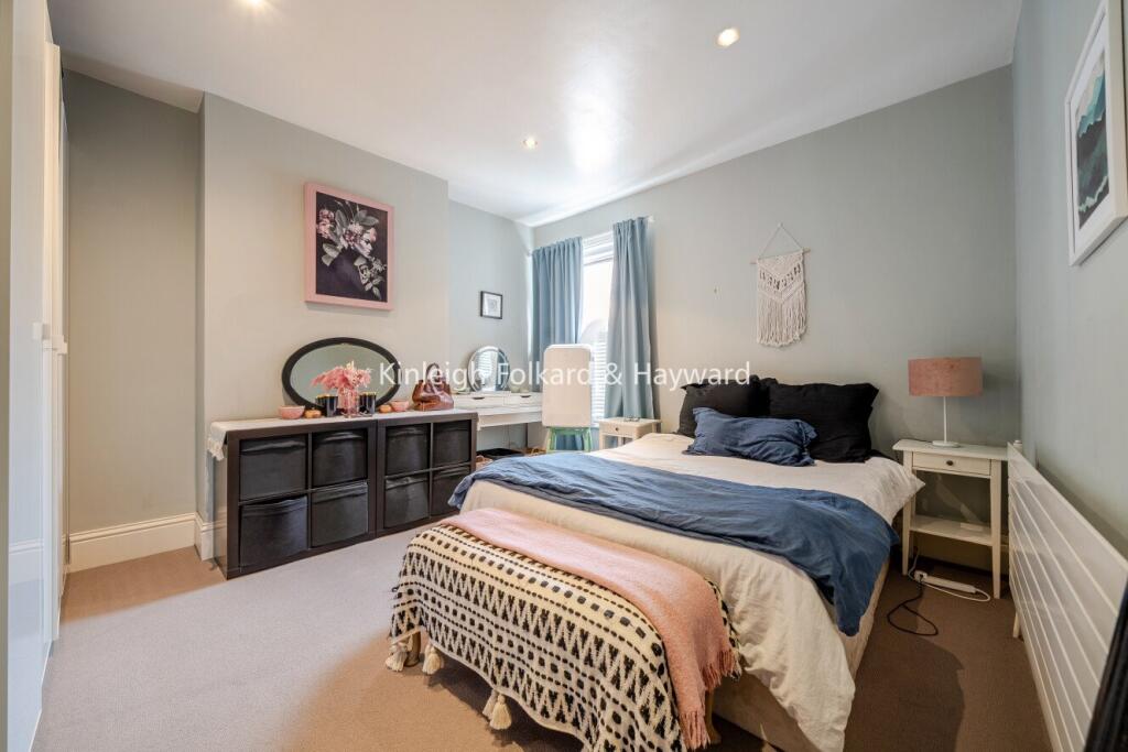 House in London - View 2
