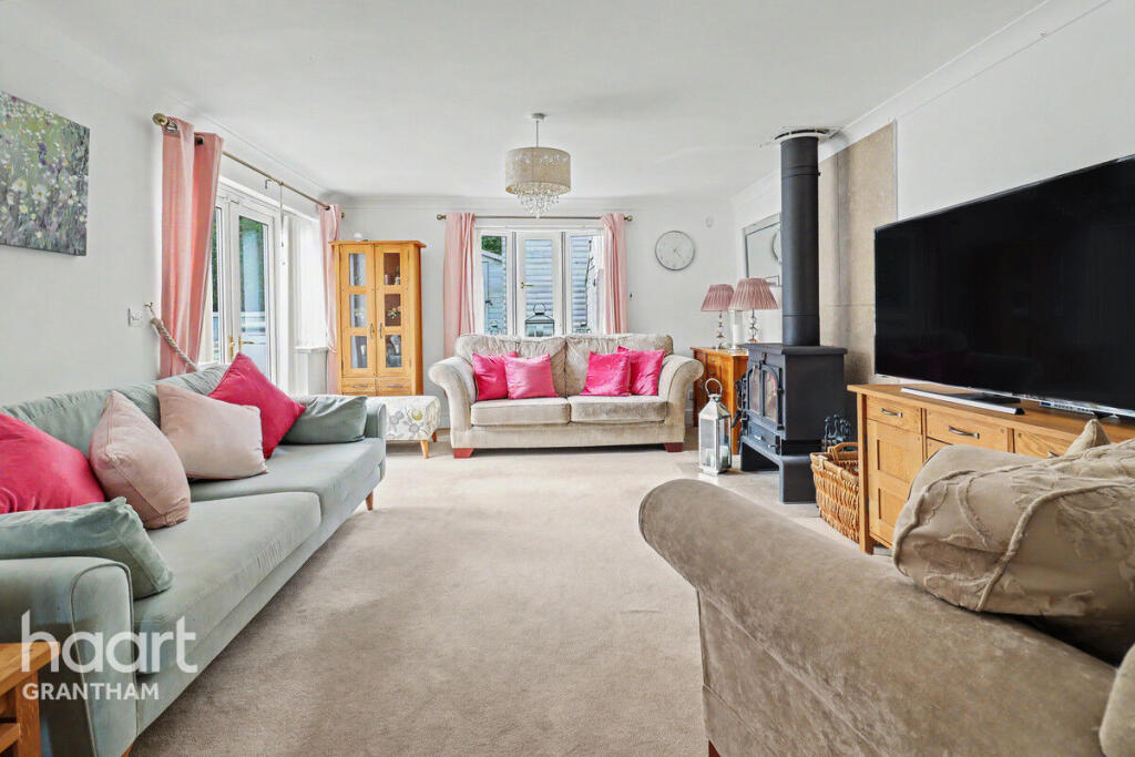 Scotney Drive, Grantham photo 4