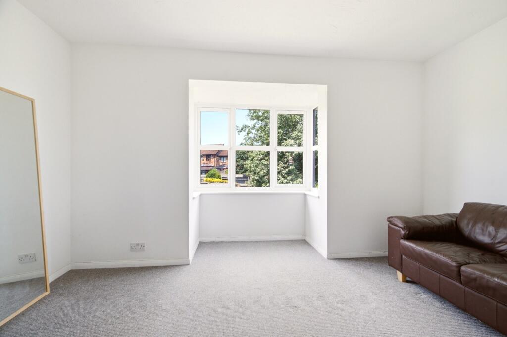 Apartment in St Albans, Jersey Farm, Sandridge - More