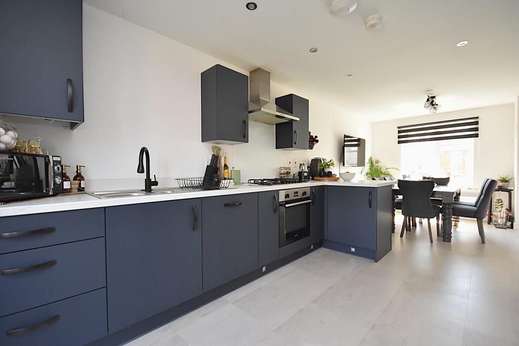 House in Cardiff, Sully and Lavernock - More