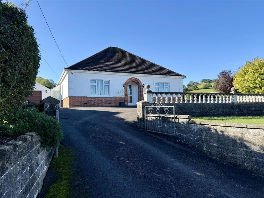 Main image of property: Llanybydder