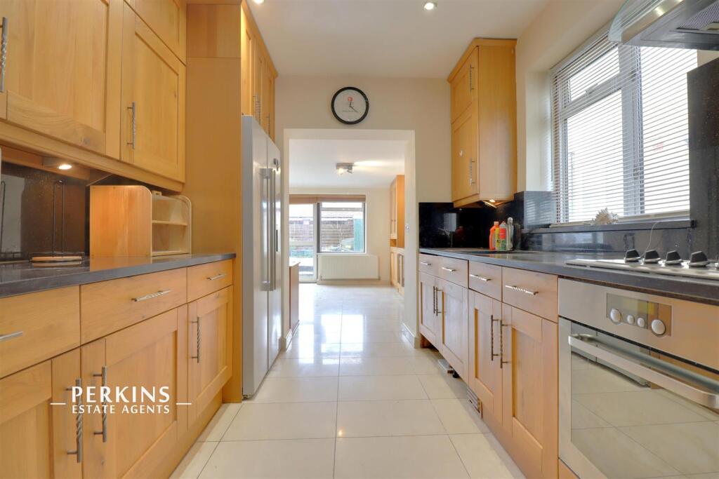 Main image of property: Northolt, UB5