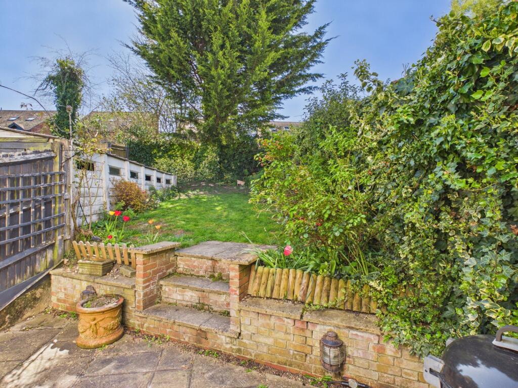 House in Buckinghamshire, Chalfont St Giles - More
