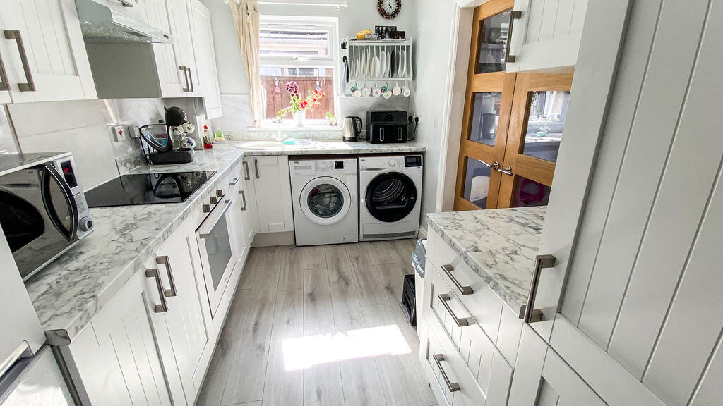 Marvin Close, Botley, SO30 photo 4