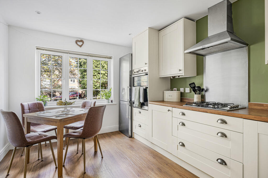 House in East Hampshire, Four Marks - View 4