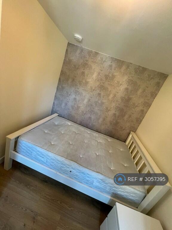 Apartment in London, Harlesden - View 3