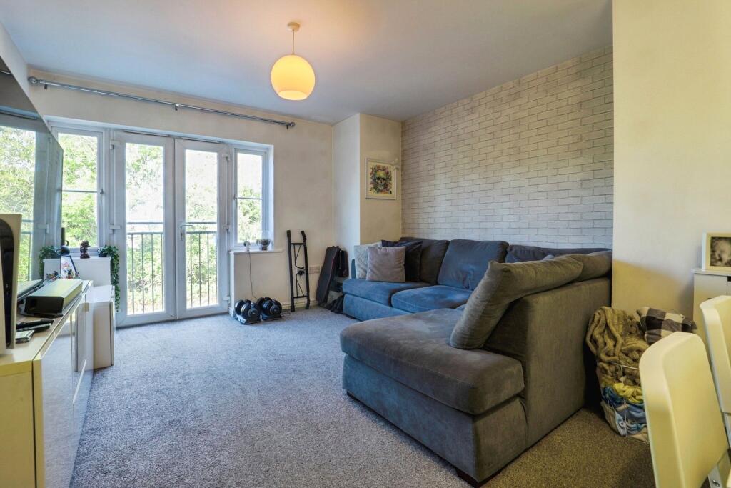 Apartment in Hoo St Werburgh, Medway - View 5