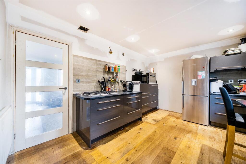 House in Bayston Hill, Pulley - View 5