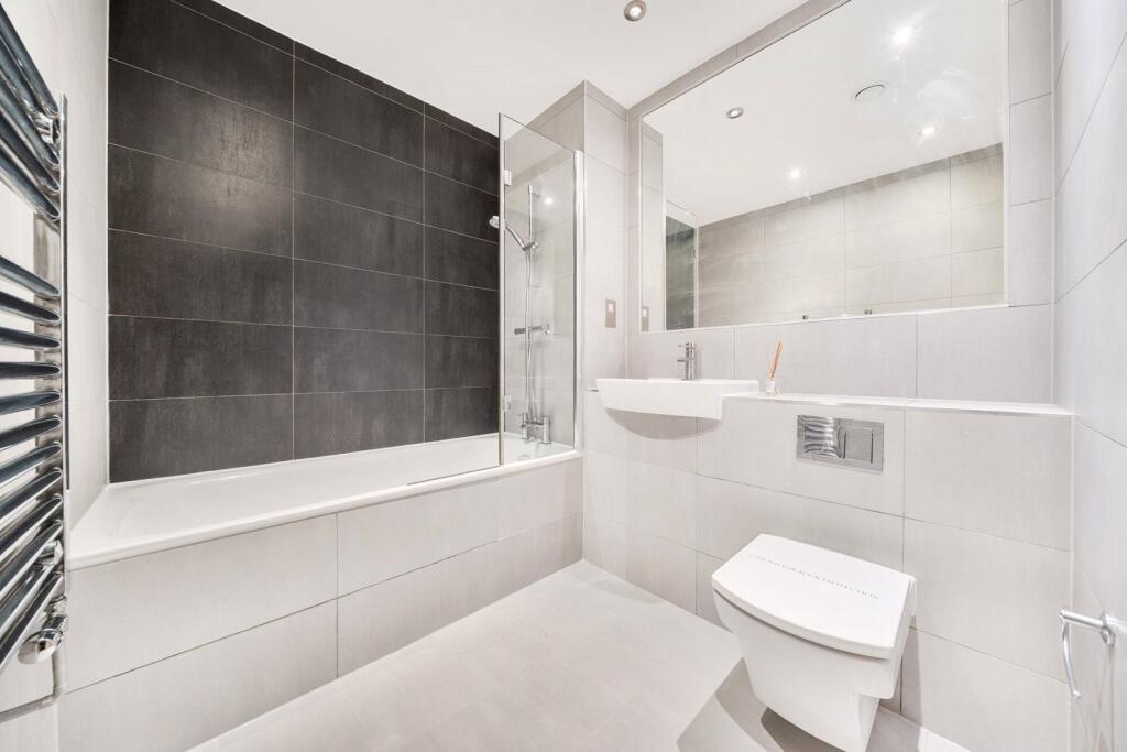 Apartment in London - View 5