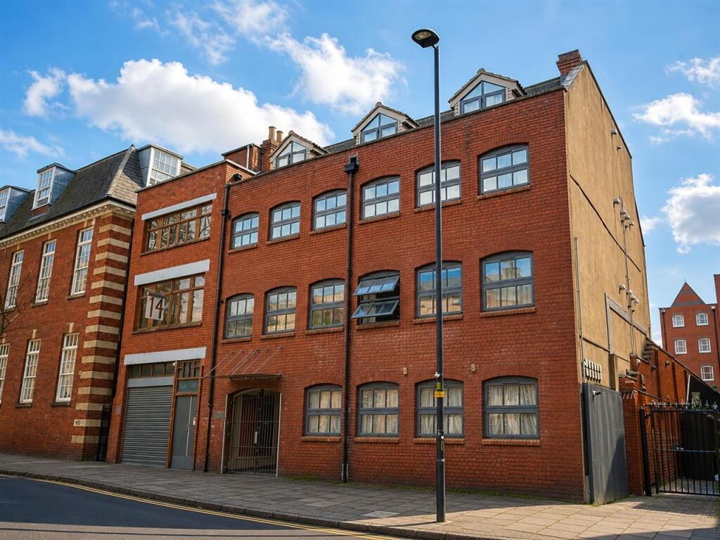 Main image of property: Merchants Rest, City Centre, Bristol