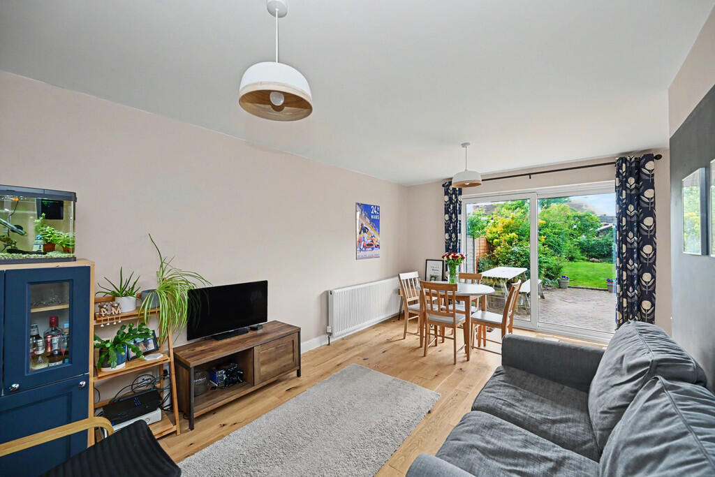 Falstaff Drive, Woodlands, Rugby photo 4