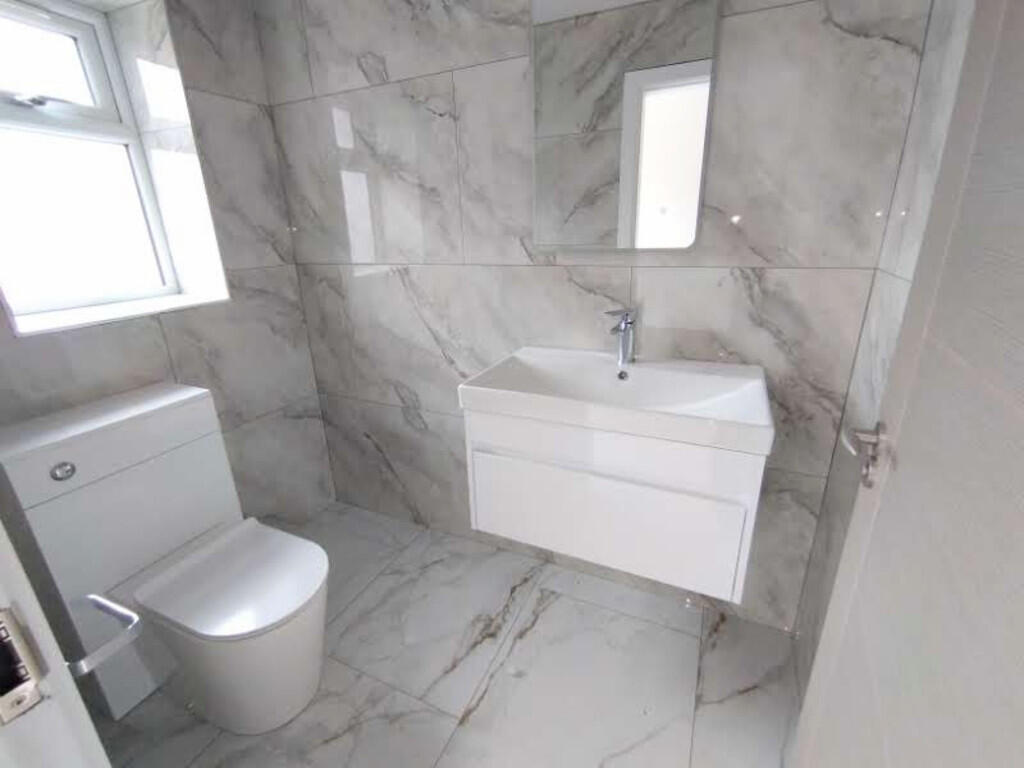 House in Stoke-on-Trent - View 5