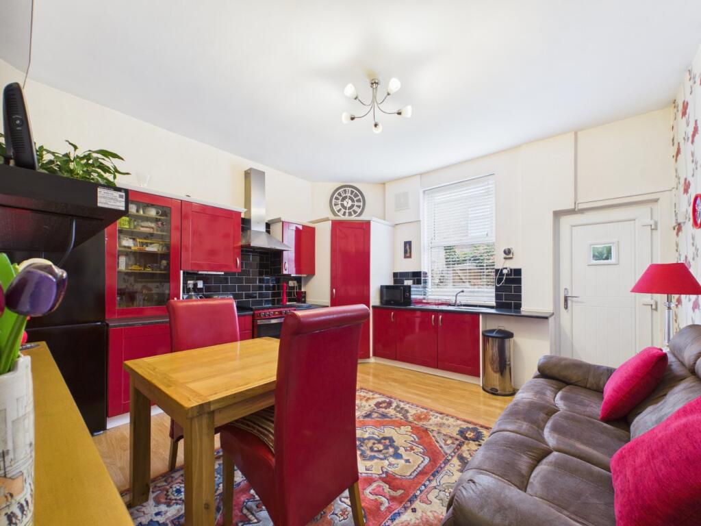 House in Tameside, Greater Manchester - More
