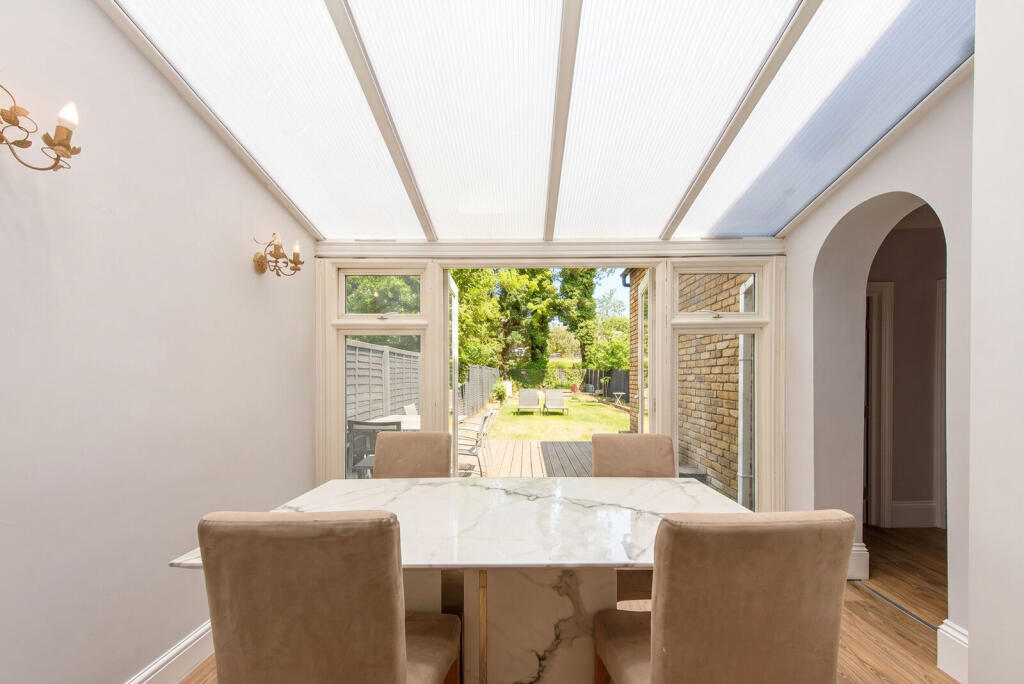 3 bedroom flat for rent